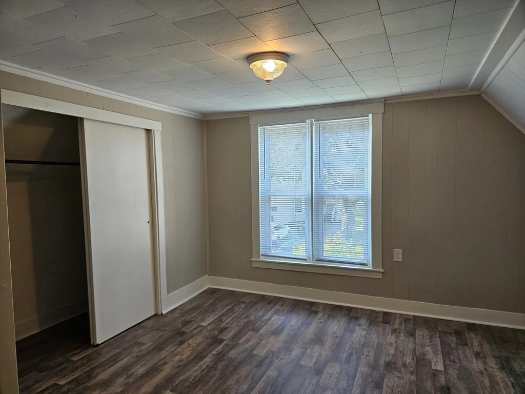 44 Chestnut St, Marlborough