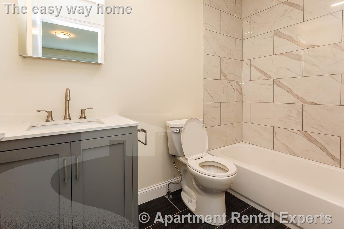 476 Fulton St, Medford Square