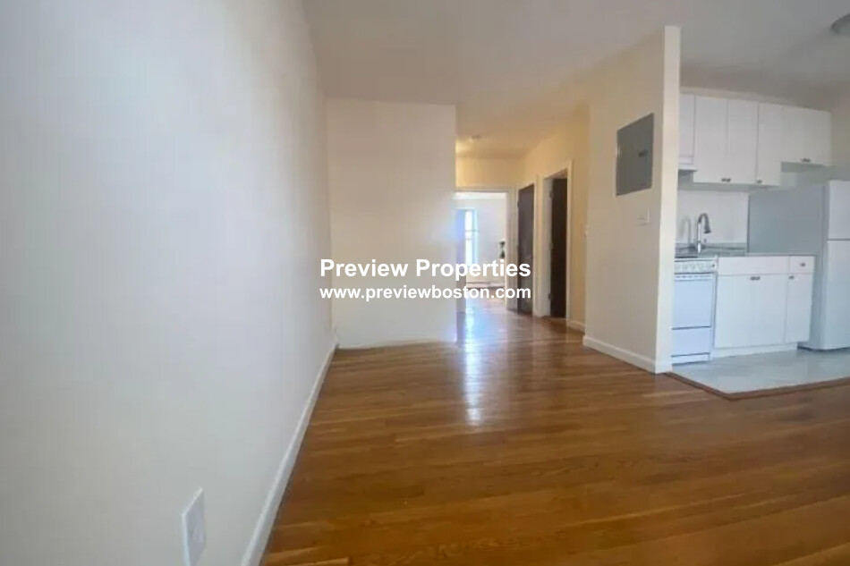 180 North Beacon St, Brighton