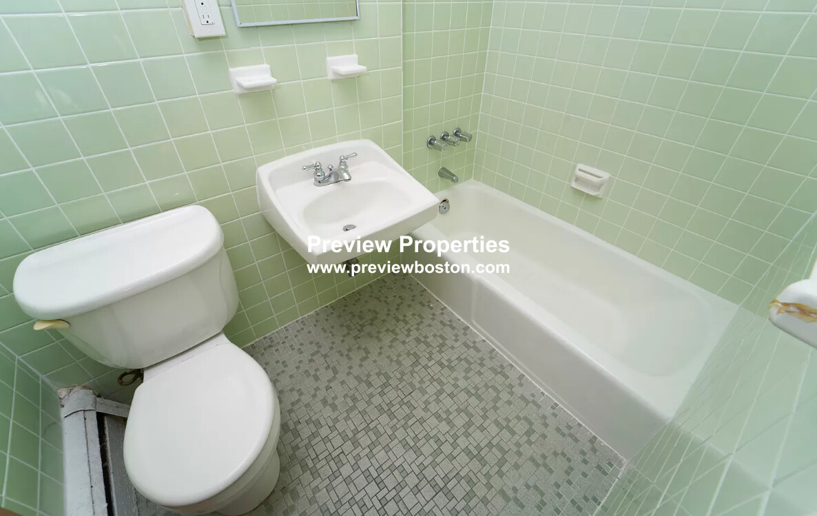 74 South Huntington Ave, Jamaica Plain