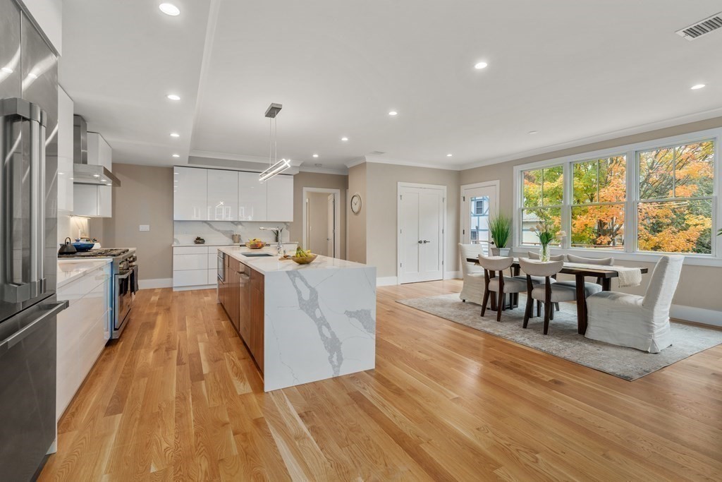 96 Verndale St, North Brookline