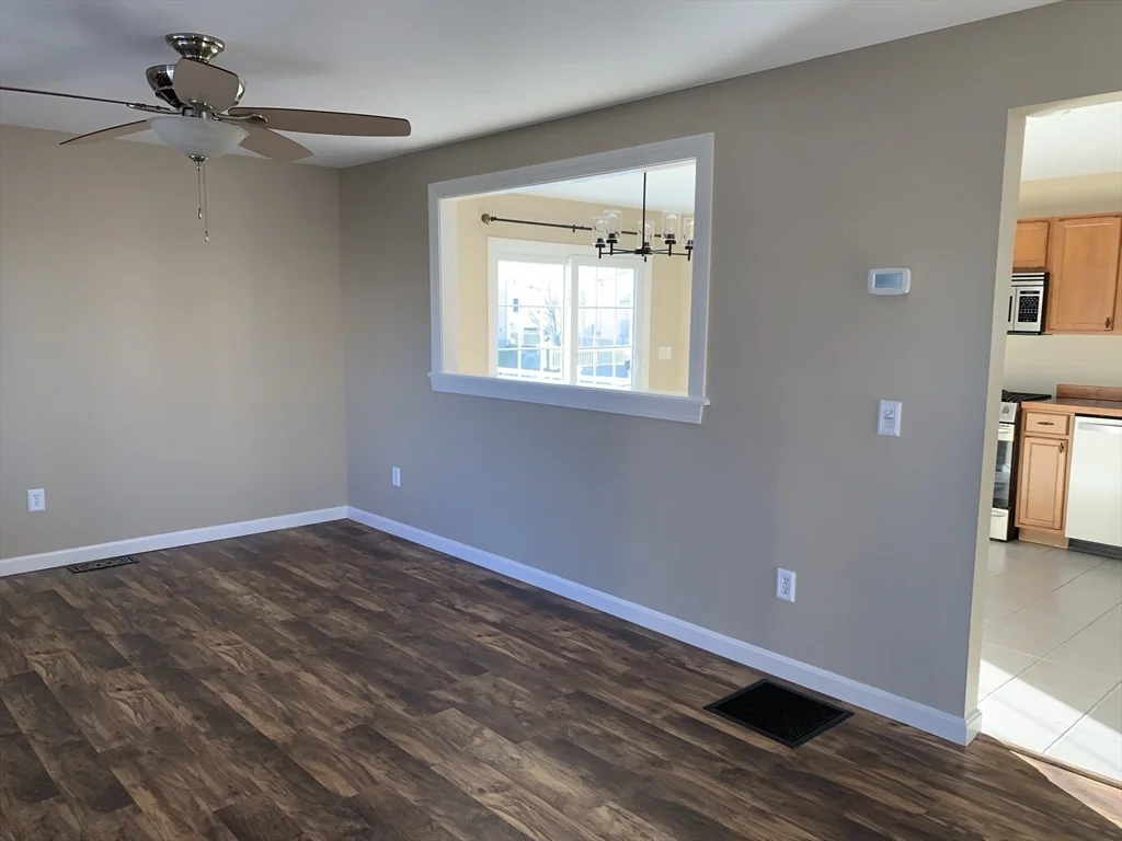 9 Omaha St, Fall River