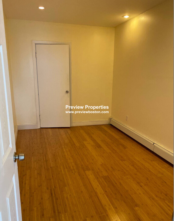 212 Maverick St, East Boston