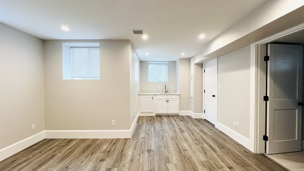 440 Washington St, Wellesley