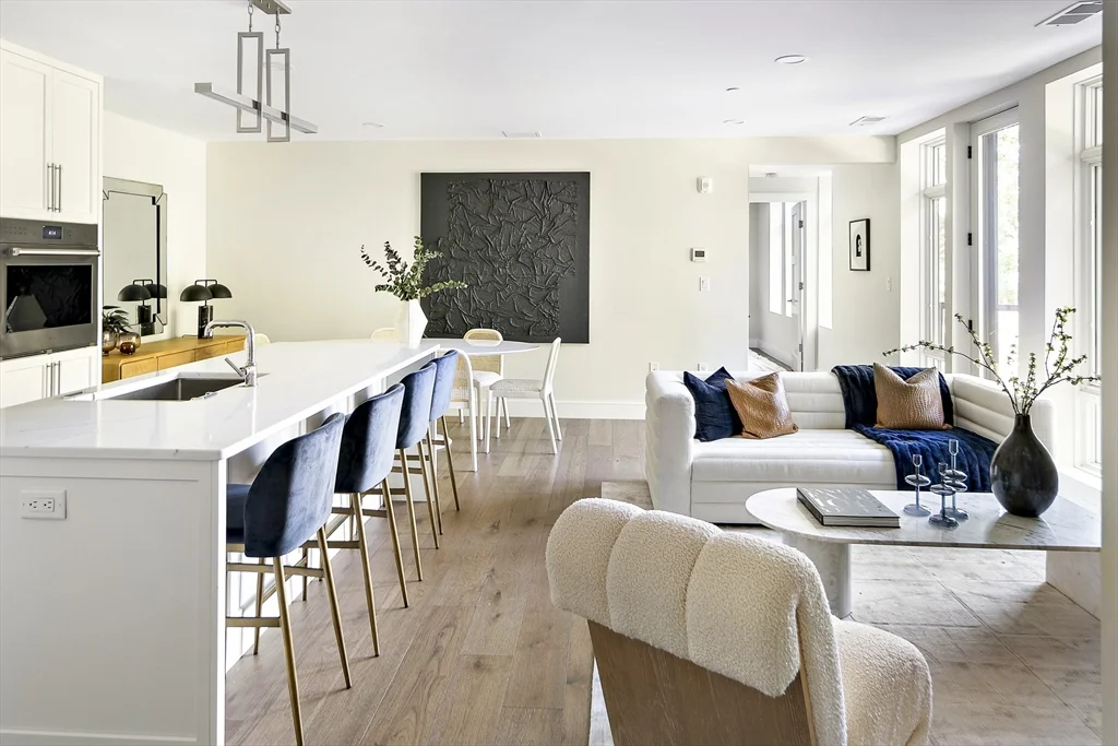 20 Kinmonth Rd, Waban