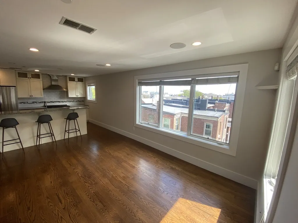 435 East 3rd St, South Boston