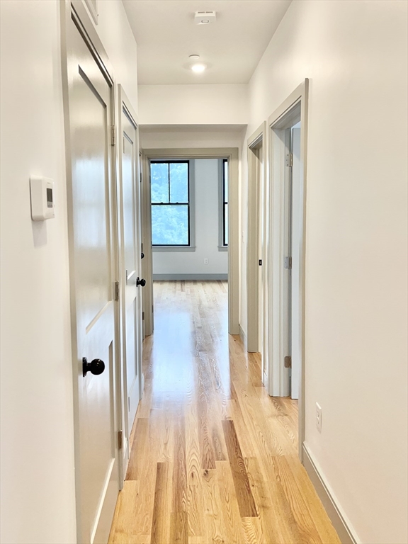 15 Maywood St, Roxbury