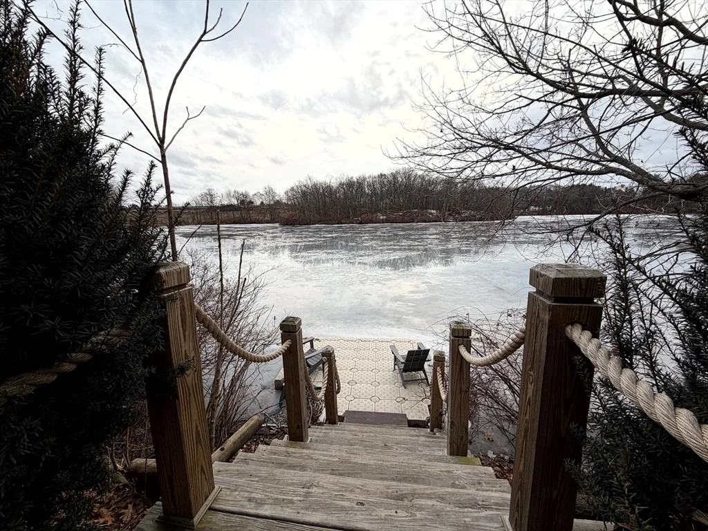 157 Riverview Ave, Waltham