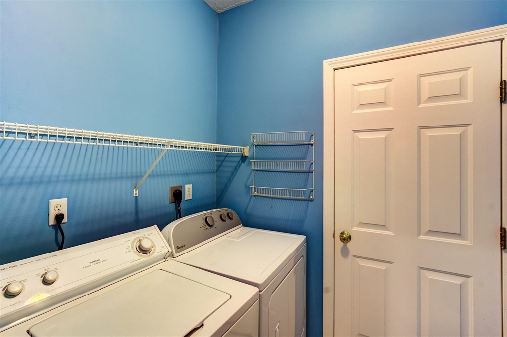 28 Ptarmigan Dr, Shrewsbury