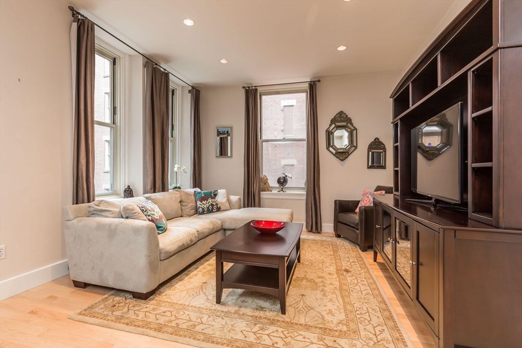 70 Lincoln, Leather District