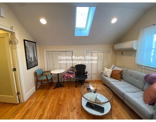 19 Chestnut Hill Ave, Brighton