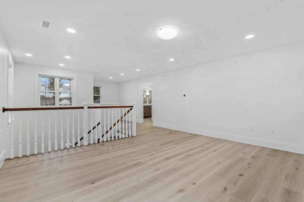 19 Lily Pond Ln, Lexington