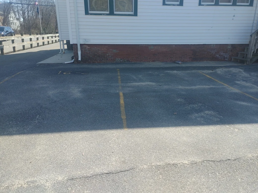 16 Wall St, Foxboro