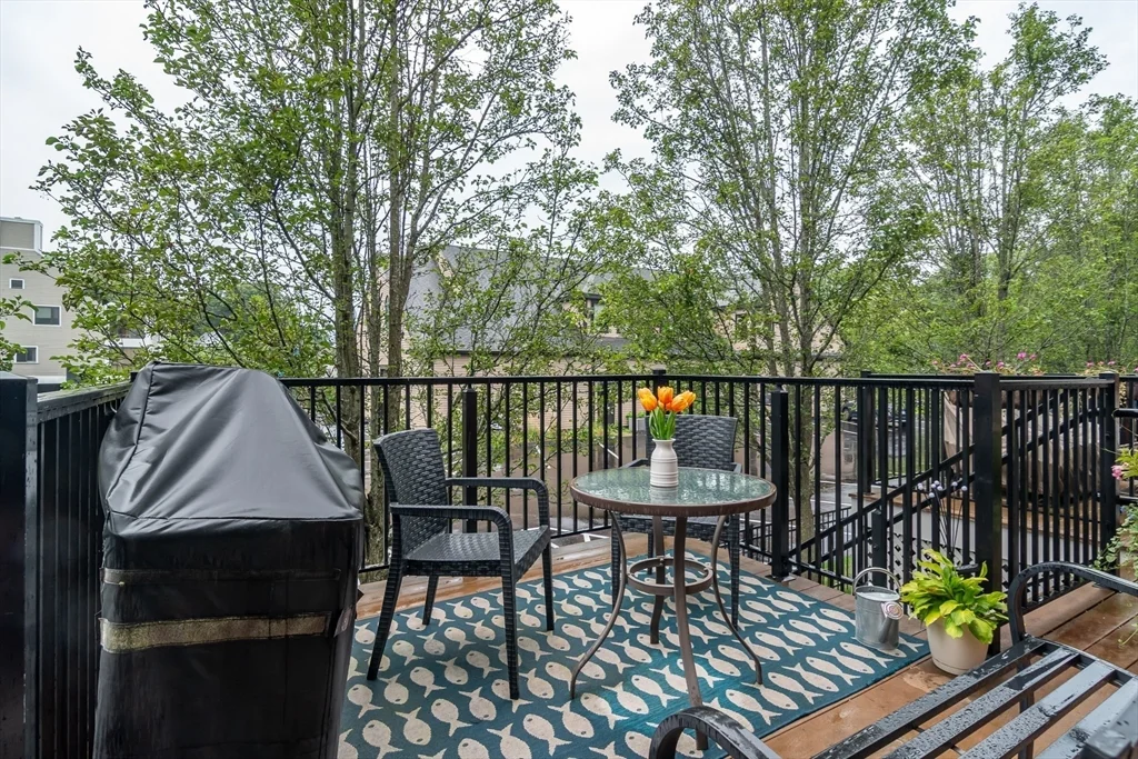 93 E Central St, Natick