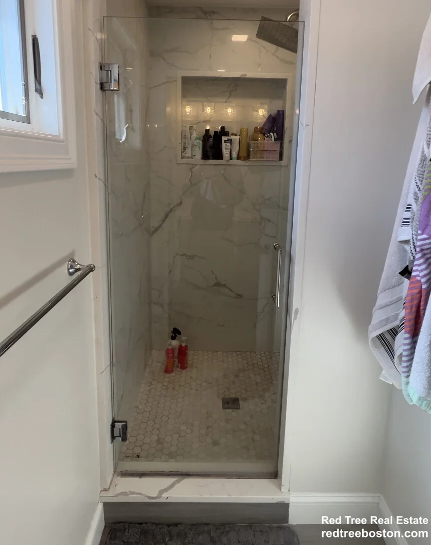 35 Crosby Rd, Chestnut Hill