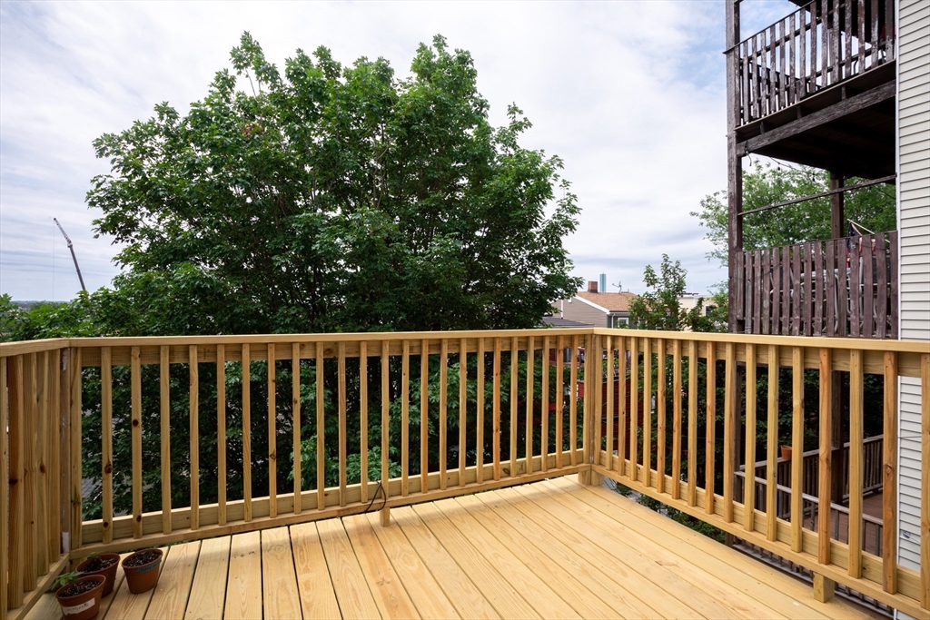 71 Old Harbor St, South Boston