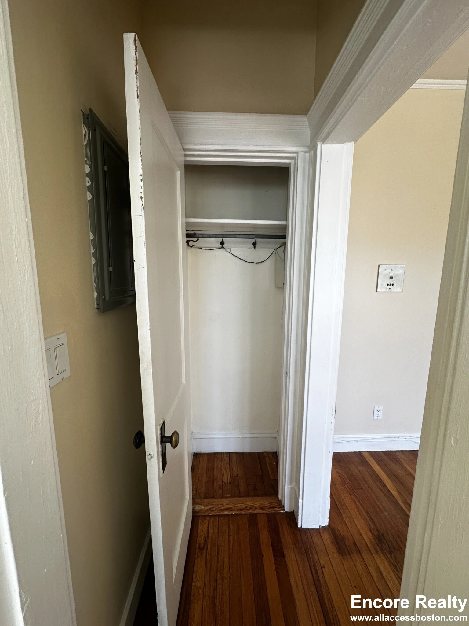 1637 Commonwealth Ave, Brighton