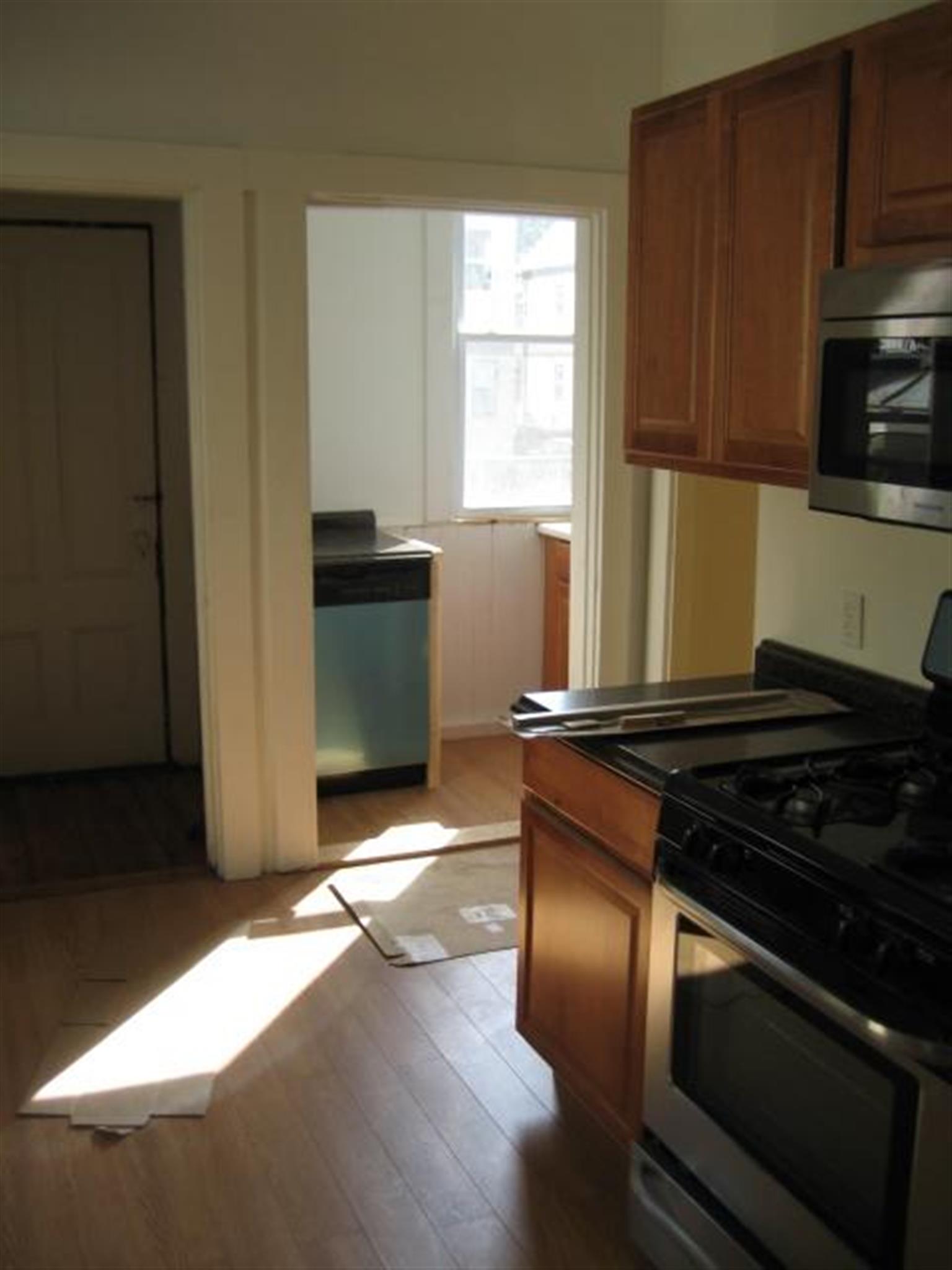 3 bed, 1.5 bath apartment for rent at 374 Highland Ave Unit 2, Davis Square — photo 3 of 11