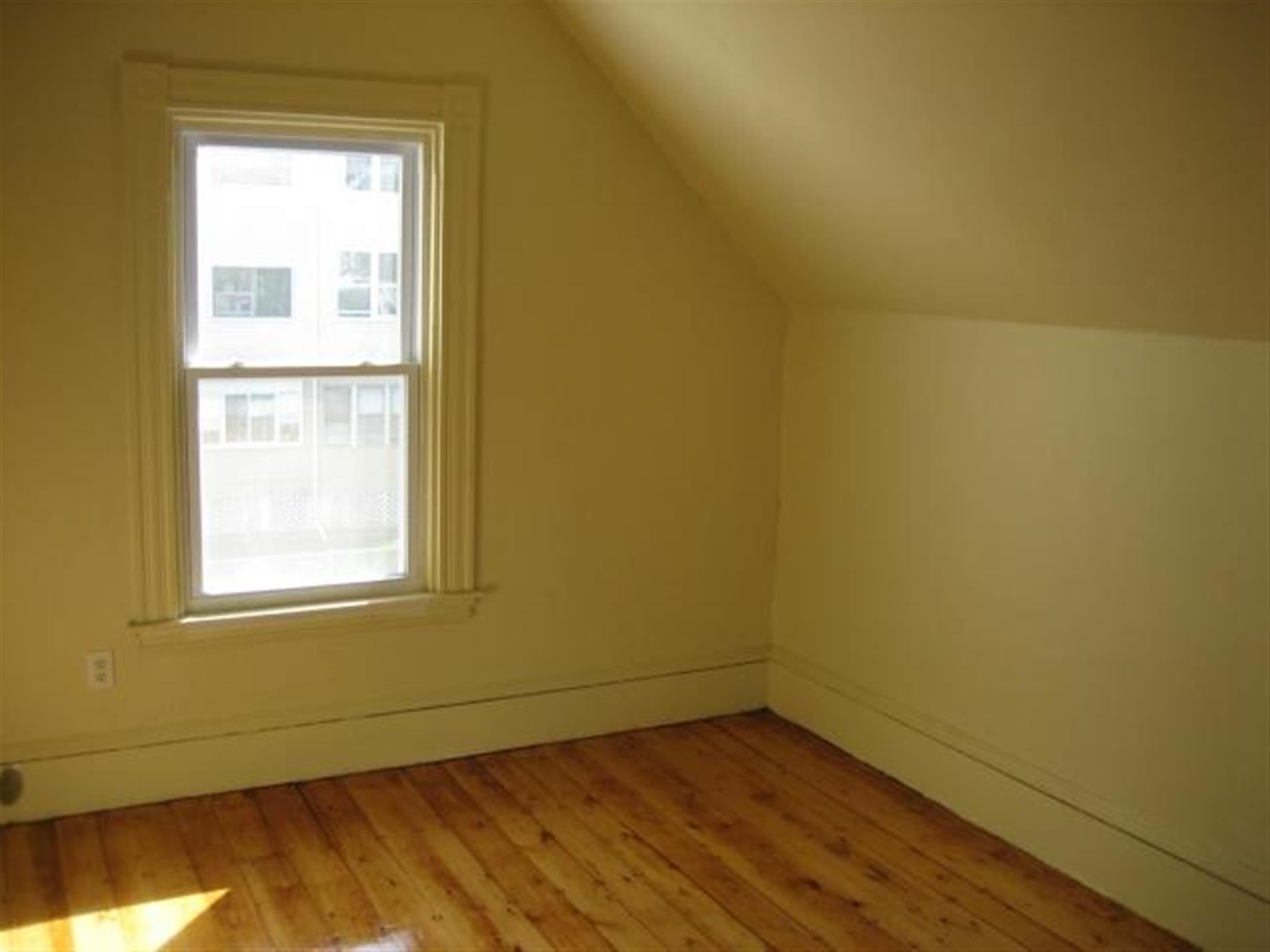 3 bed, 1.5 bath apartment for rent at 374 Highland Ave Unit 2, Davis Square — photo 8 of 11