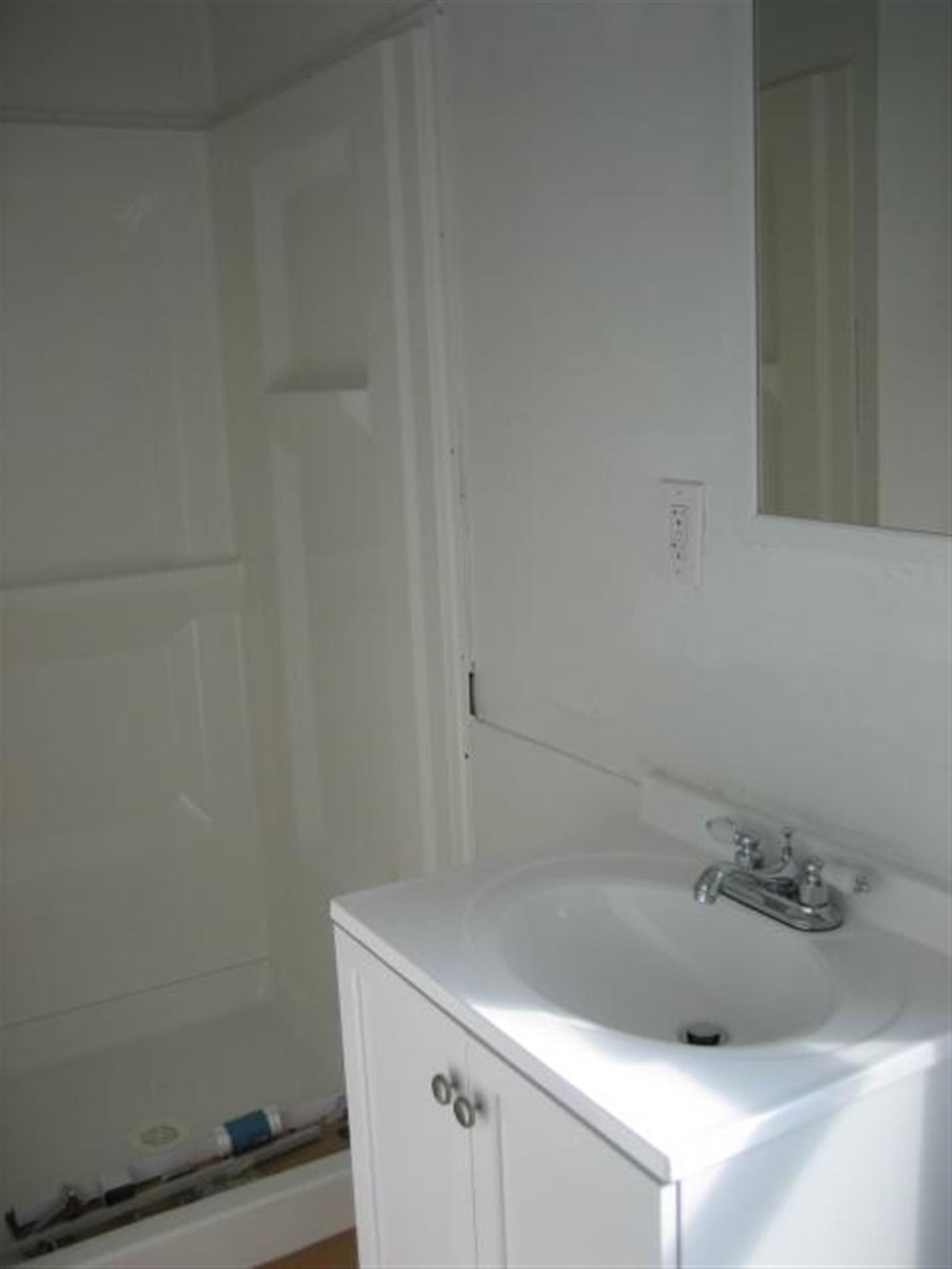 3 bed, 1.5 bath apartment for rent at 374 Highland Ave Unit 2, Davis Square — photo 9 of 11