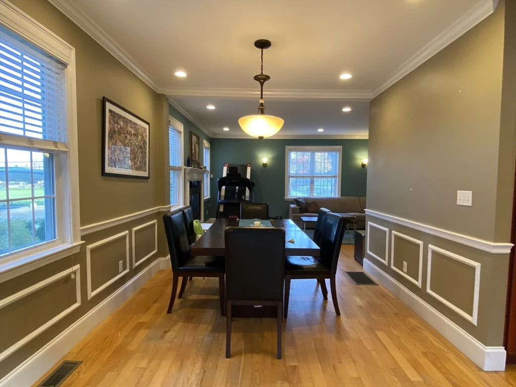 375 Lowell Ave, Newtonville