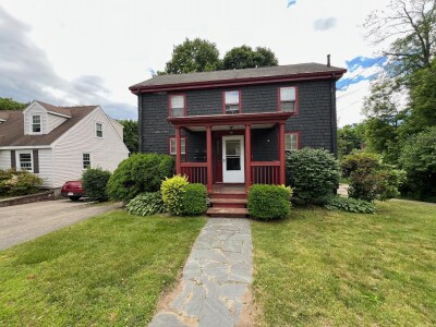 1.5 bed, 1 bath apartment for rent at 128 Derby St Unit 1, West Newton — photo 1 of 11