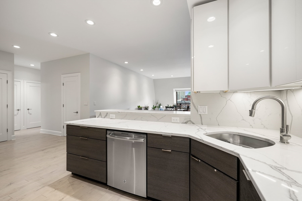 28 Atlantic Ave, Waterfront