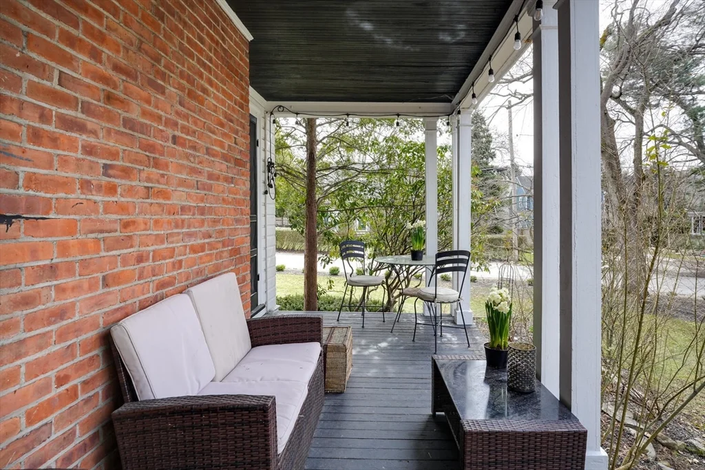 60 Kilburn Rd, Belmont