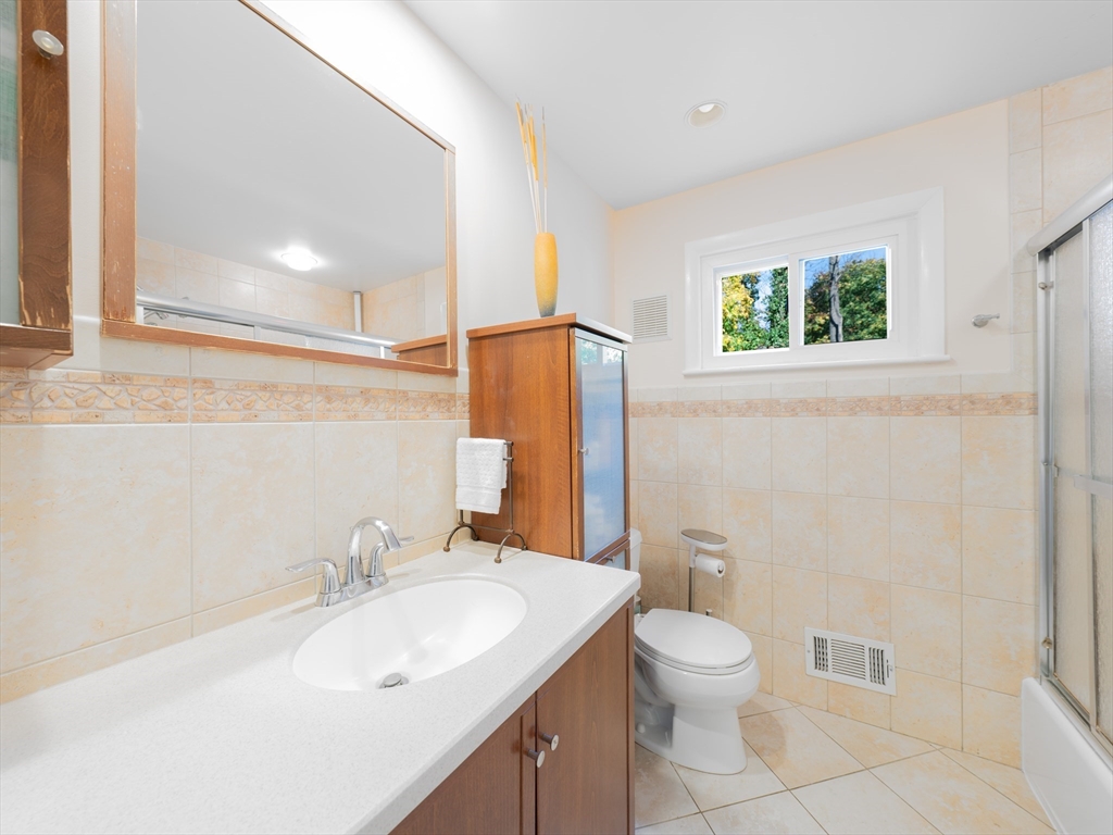 11 Mildred Rd, Newton