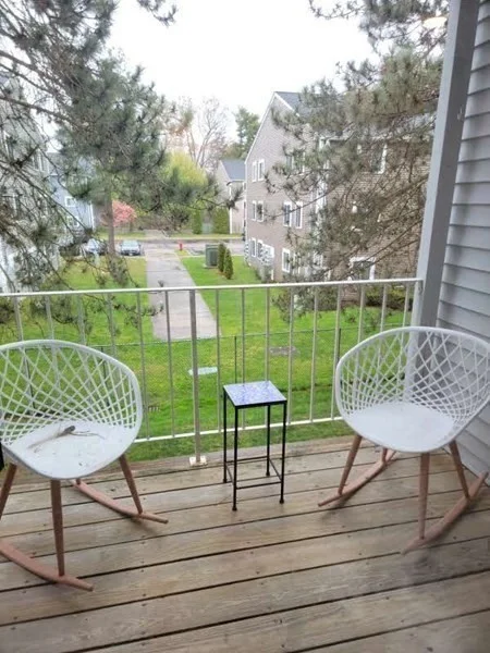 10 Walden Dr, Natick