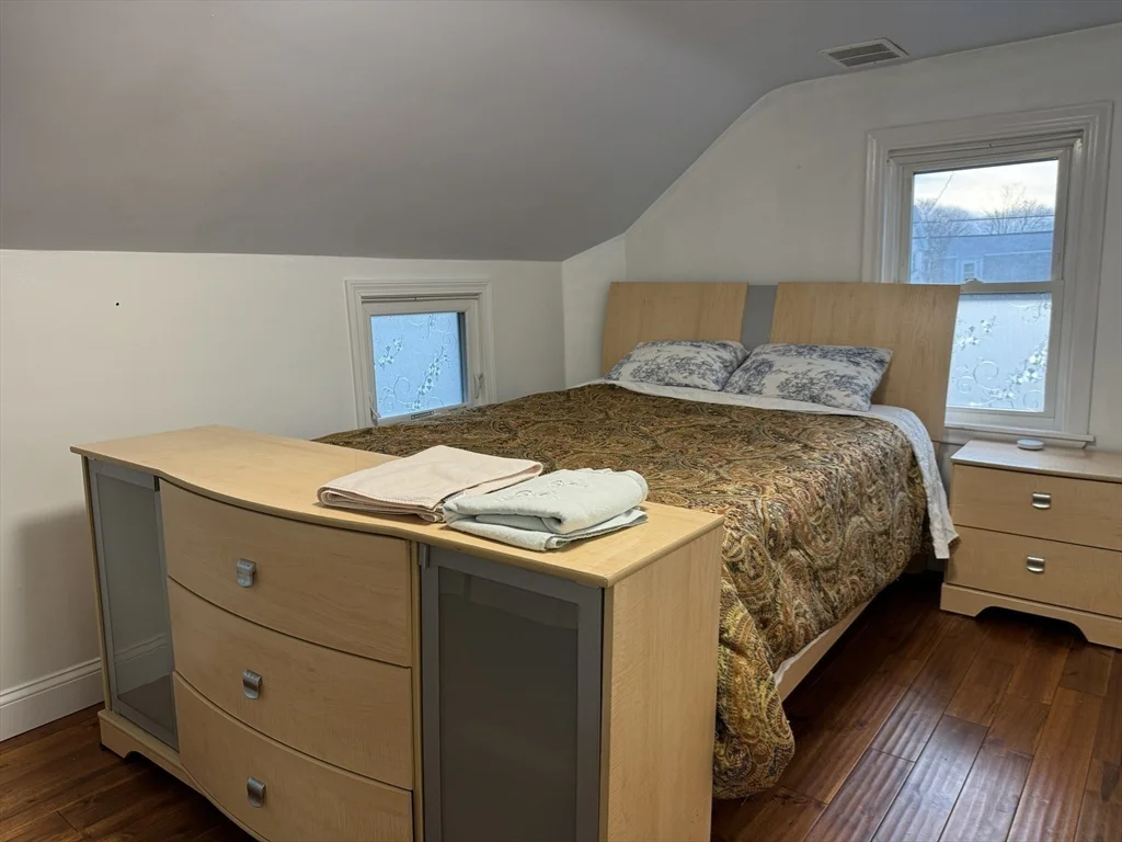 16 Homestead Ave, Quincy