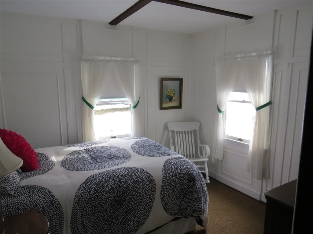 12 Cove Rd, Little Neck