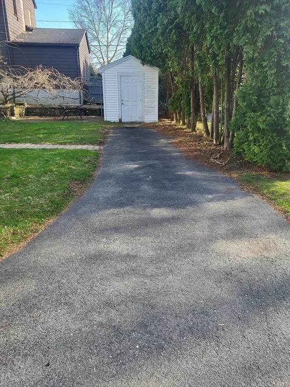 11 Walnut Hill Rd, Newton