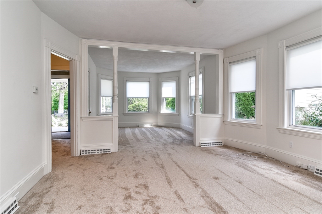 76 Walnut St, Natick