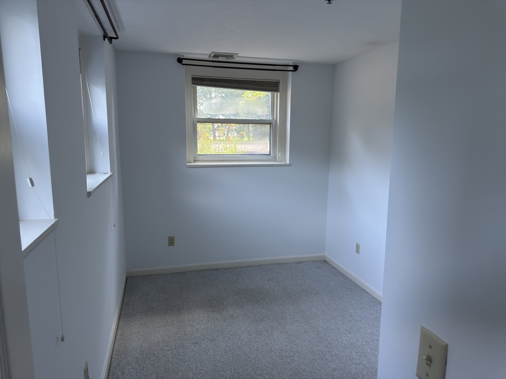 280 Village St, Medway