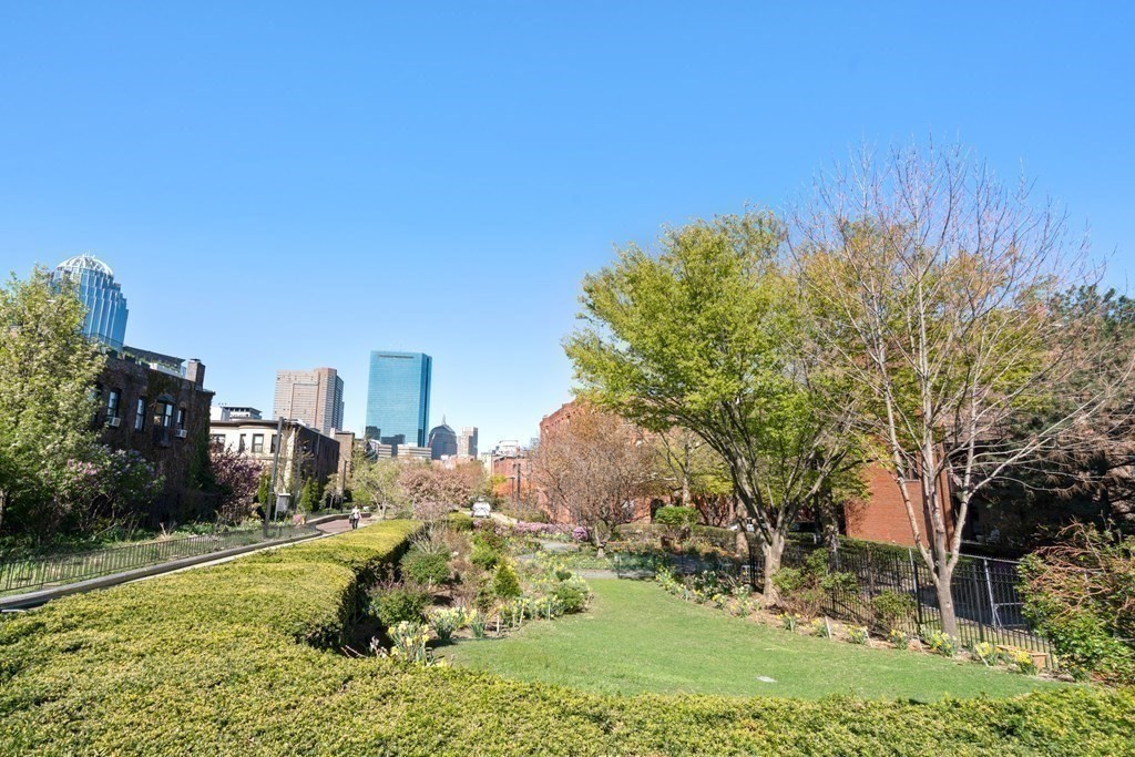 424 Massachusetts Ave, South End