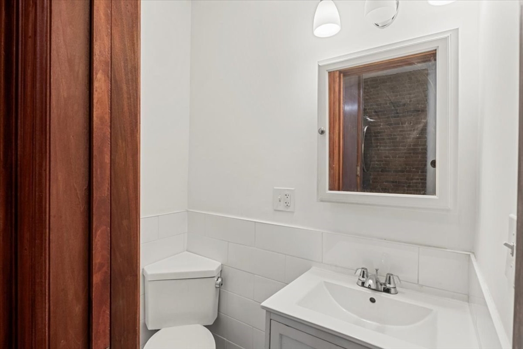 39 Kent St, Brookline Village