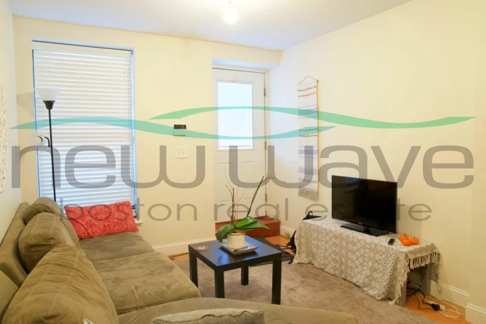 841 Parker St, Mission Hill