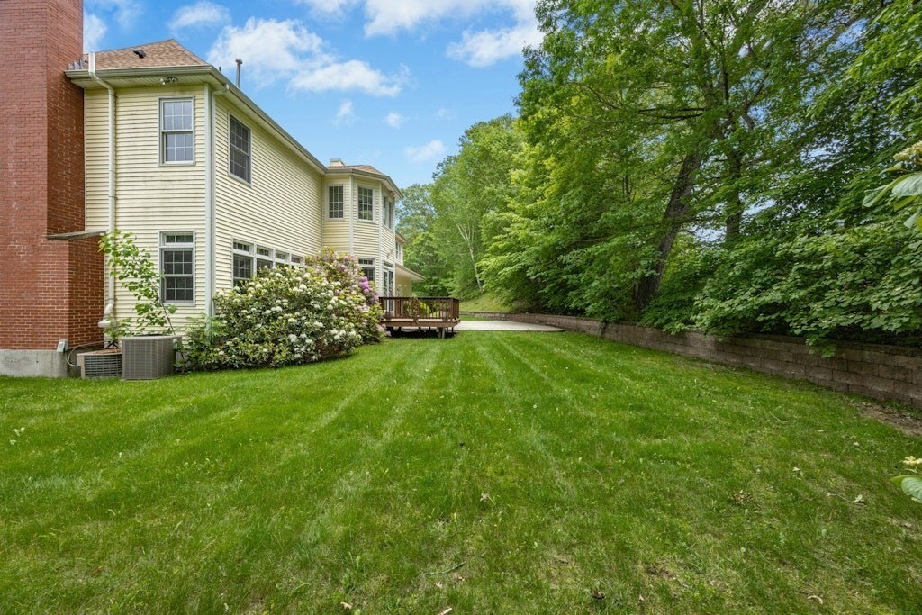 2 Arrowhead Ln, Westborough