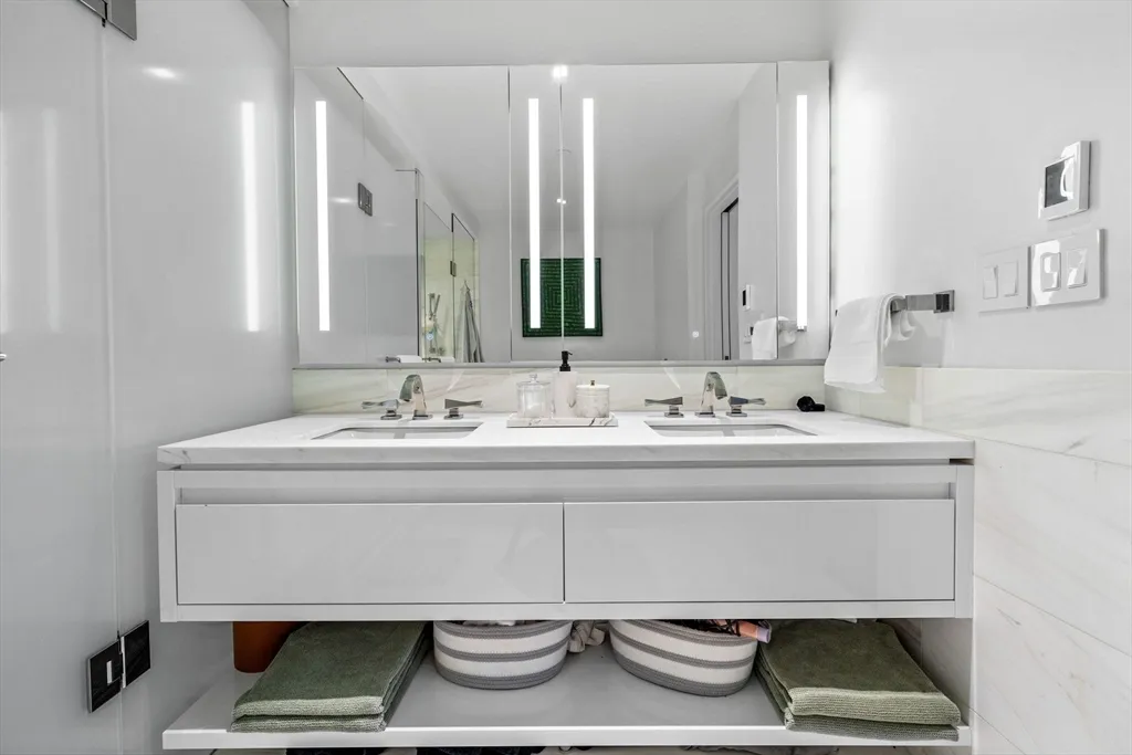 150 Seaport Blvd, Seaport District