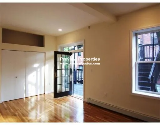 59 Fort Ave, Roxbury