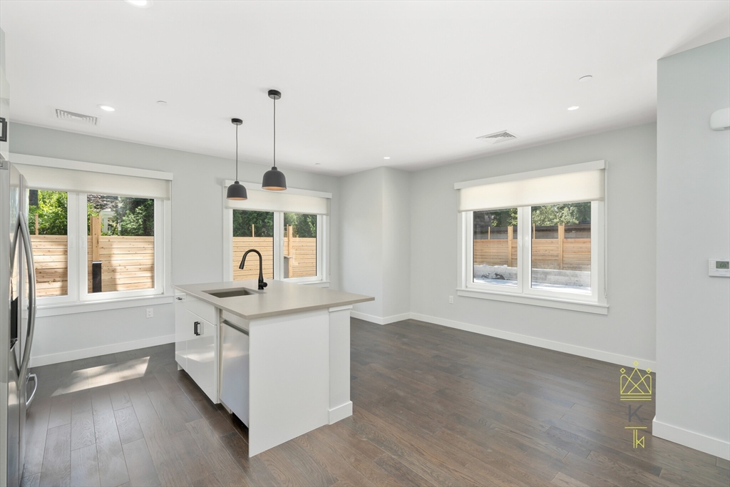 54 Auburn St, Coolidge Corner