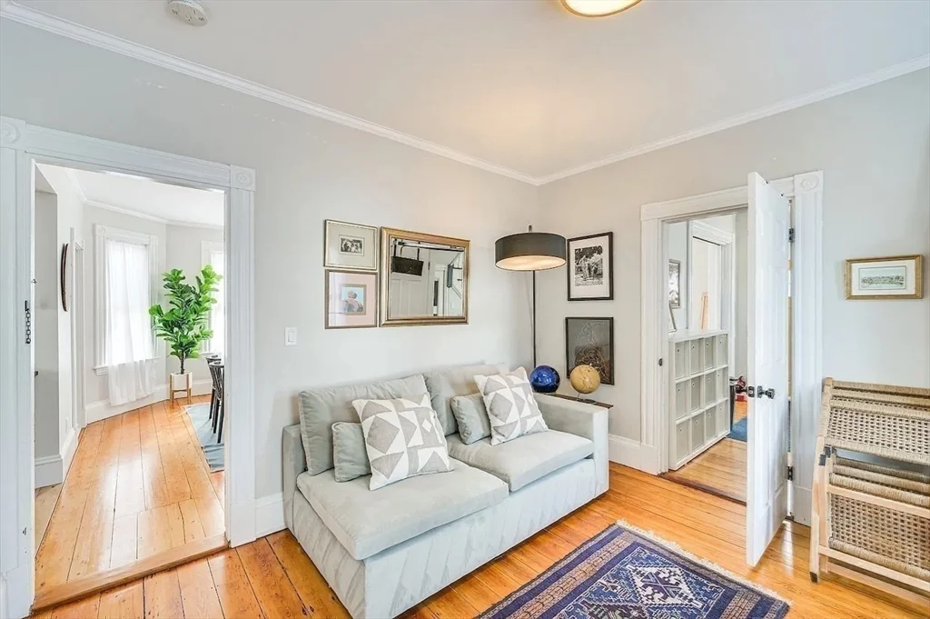 44 Cottage St, Watertown