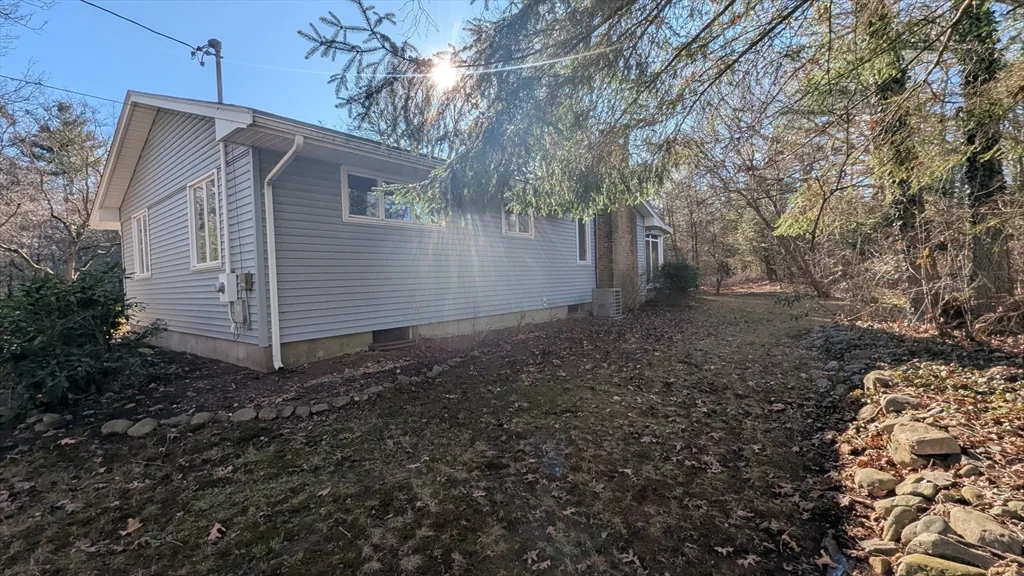 10 Sherwood Ave, Foxboro