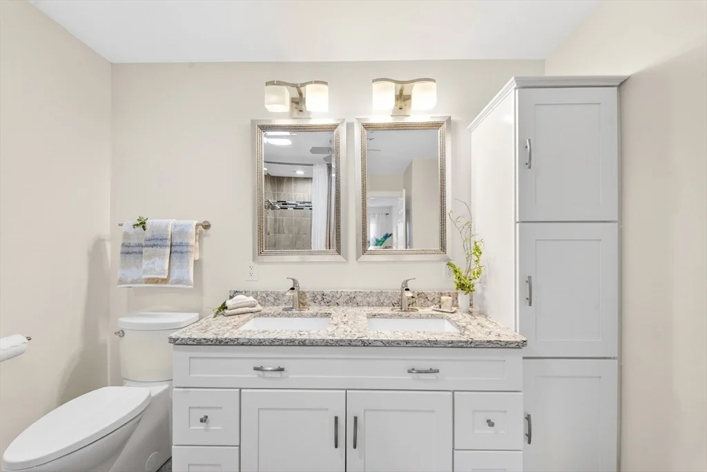 82 Camelot Dr, Worcester