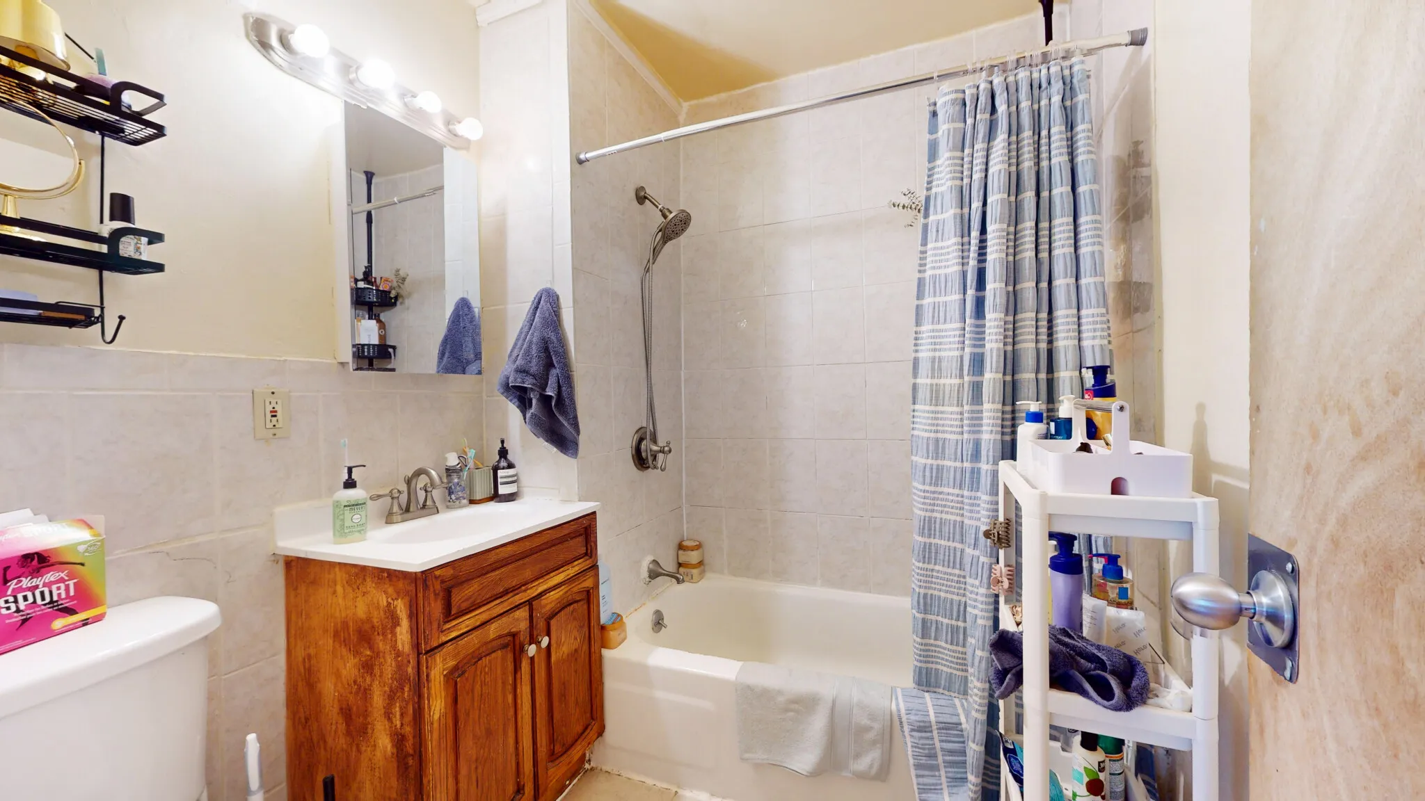 86 Hammond St, Roxbury