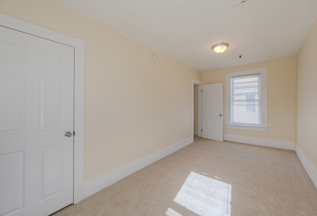 348 Walker St, Highlands