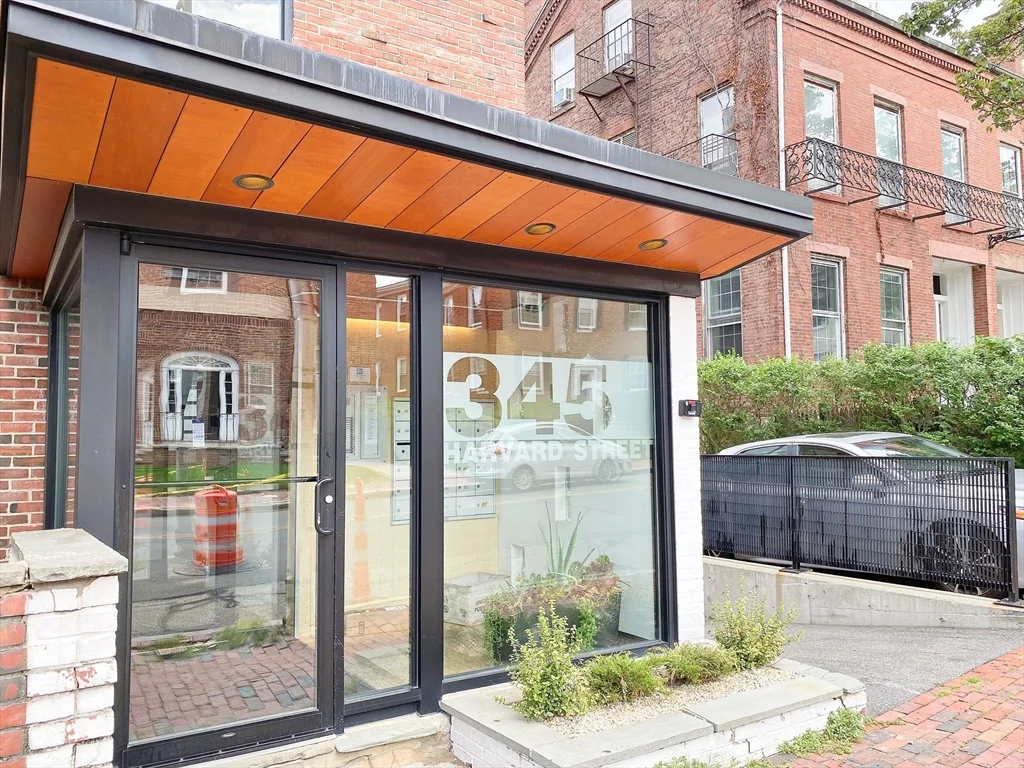 345 Harvard St, Mid-Cambridge