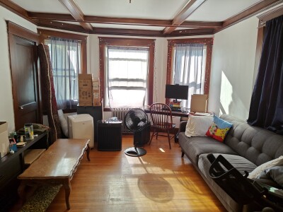 1.5 bed, 1 bath apartment for rent at 197 Newton St Unit 3, South Side — photo 5 of 21