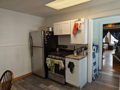 1.5 bed, 1 bath apartment for rent at 197 Newton St Unit 3, South Side — photo 9 of 21